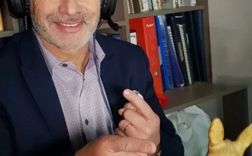 Juvenal se tomó con gran humor las bromas tras el nacimiento de un perro verde en Italia.