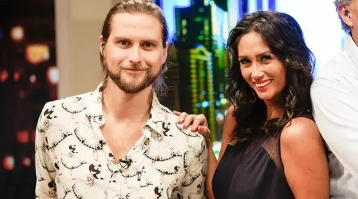 Pamela Díaz y Jean Philippe Cretton fueron los conductores del programa “La Noche es Nuestra”.