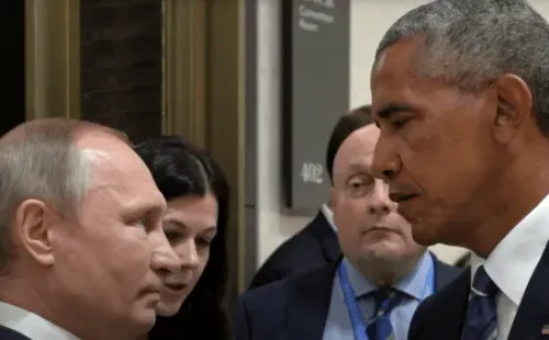 Una imagen del documental “The Perfect Weapon”: Putin y Obama entran en conflicto por inminentes ciberataques entre sus naciones.