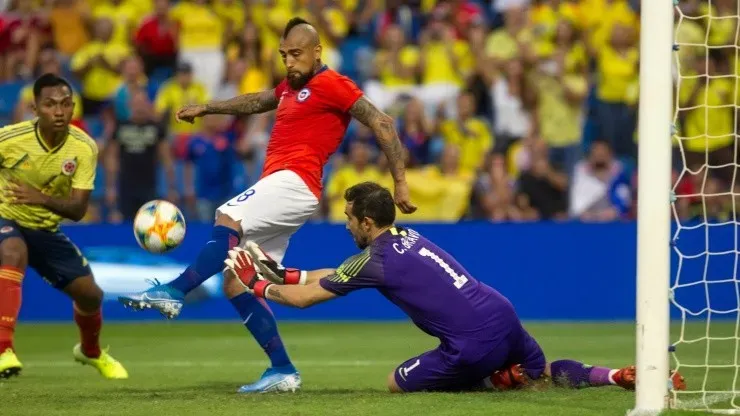 Arturo Vidal elogiado por el periodista Juanjo Buscalia