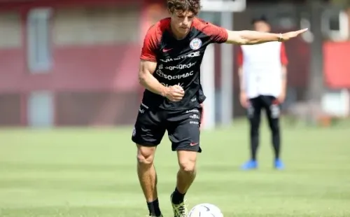 Simón Contreras, seleccionado sub 20 de los registros de la U y sparring de la Roja adulta.