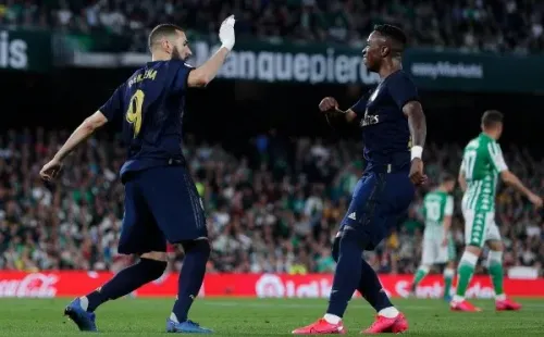 Zidane aseguró que la polémica entre Benzema y Vinicius ya es cosa del pasado. Lo justificó como calentura del partido. Foto: Getty Images
