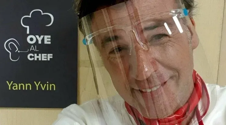 Yann Yvin actualmente es uno de los rostro del programa de Chilevisión, “Oye al Chef”.