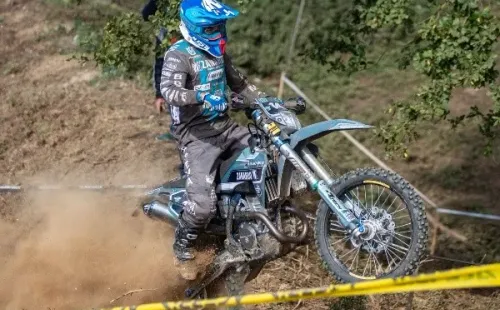 Este fue el primer retiro en una carrera internacional en cuatro años del piloto en Europa.