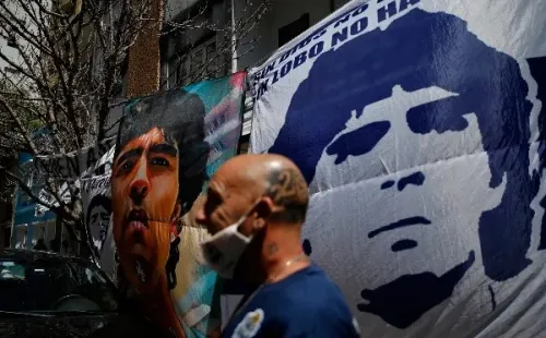 La operación salió bien y los profesionales de la salud pudieron eliminar el hematoma subdural que aquejaba a Maradona.
