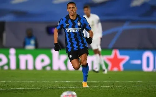 Alexis volvió a las canchas en el segundo tiempo contra Real Madrid, pero su estado físico aún no da confianza en Italia. (Foto: Getty)