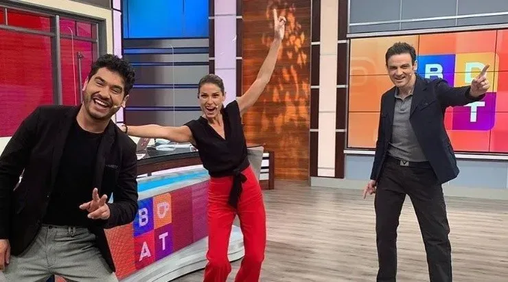 Con la salida de Nacho Gutiérrez, Carolina Escobar y Gonzalo Ramírez se mantienen como animadores de “Buenos Días a Todos”. Mientras, Gino Costa sigue formando parte del panel del programa.