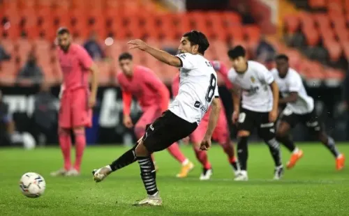 Carlos Soler anotó tres de los cuatro goles del Valencia ante el Real Madrid. Foto: Getty Images