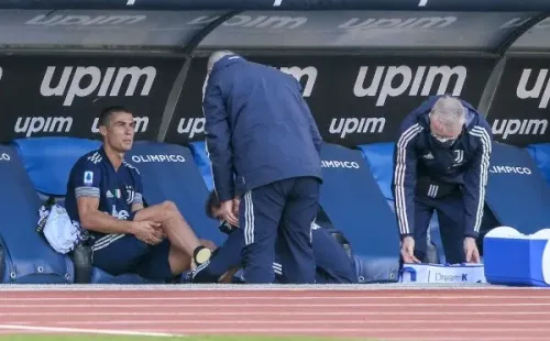 Cristiano Ronaldo dejó la cancha con problemas en su tobillo derecho. Foto: Getty Images
