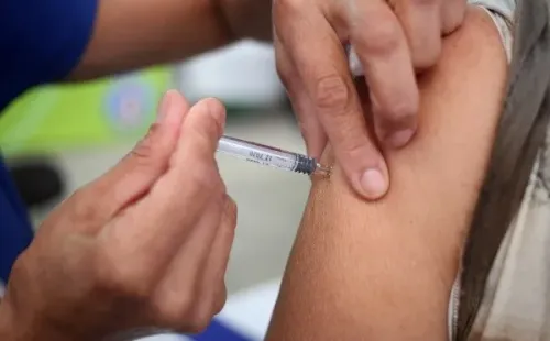 Pfizer y BioNTech continuarán experimentando con la vacuna contra la Covid-19, para recopilar la mayor cantidad posible de información, antes de producir dosis a nivel masivo.