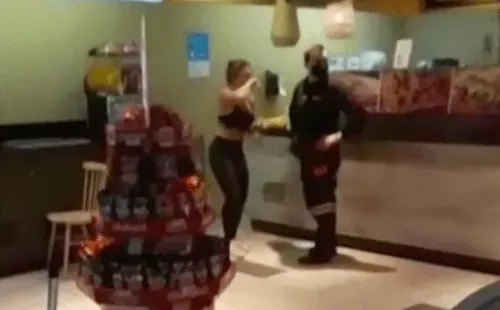 Nicole “Luli” Moreno en medio del incidente en Las Condes.(2)