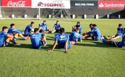 Palacios se integró a los trabajos de La Roja y sueña con sumar minutos frente a Perú y Venezuela.