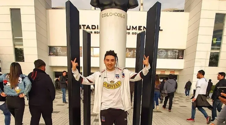 Cristofebril es uno de los máximos exponentes nacionales en el freestyle y demuestra todo su amor por Colo Colo. | Foto: Instagram.