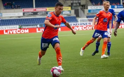 Niklas Castro y su poder goleador ilusionan para el futuro de la Roja. Foto: Aalesunds