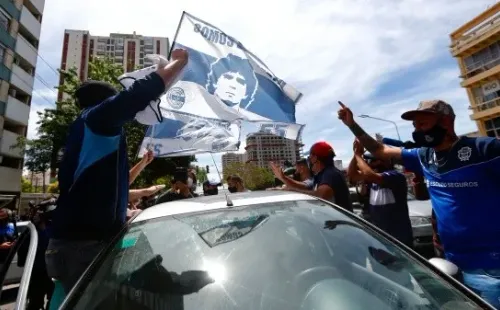 La salud de Diego Maradona es tema país en Argentina, donde la gente ha salido a la calle a darle su apoyo. Foto: Getty Images