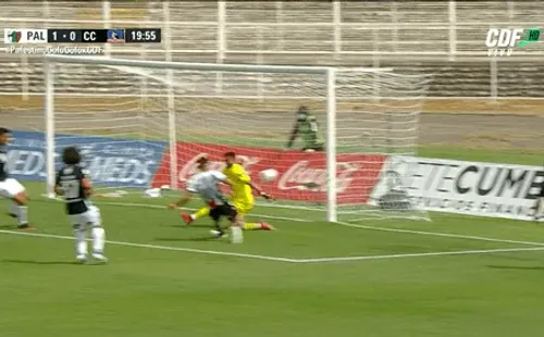 Pinto no logró detener la diana de Benítez.