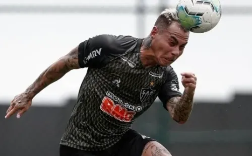 Eduardo Vargas se perfila como titular en el Mineiro ante Corinthians. Foto: Twitter