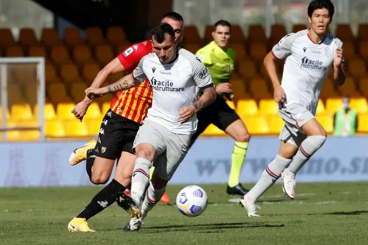 Gary Medel tiene una interesante carrera en Europa, que lo tiene hoy en el Bologna. | Foto: Getty Images.
