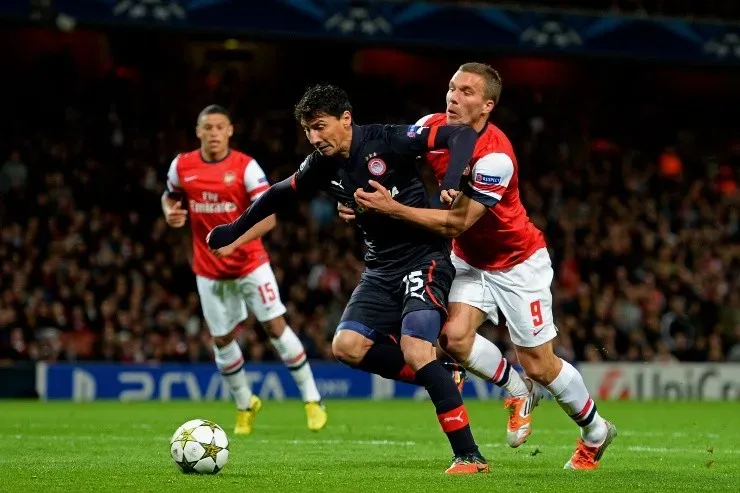 Pablo Contreras también disputó la UEFA Champions League durante su paso por el Olympiacos de Grecia. | Foto: Getty Images.