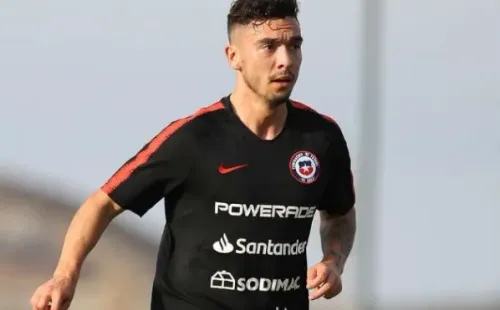 Castro debutó ante Perú en reemplazo del Huaso Isla.