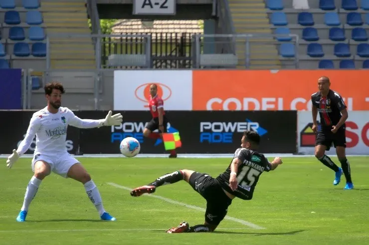 Augusto Batalla fue la gran figura de O’Higgins para derrotar a Palestino y mantener el arco en cero. Foto: Agencia Uno