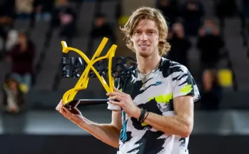 Rublev venció en la final de Hamburgo a Tsitsipas este 2020. Foto: Getty.