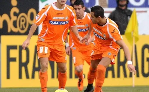 Alexis Sánchez y Mauricio Isla, juntos en Udinese el 2011.