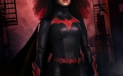 Javicia Leslie en traje completo de “Batwoman”.