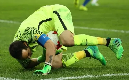 El portero Puma cree que Bravo es el mejor guardameta en la historia de La Roja.