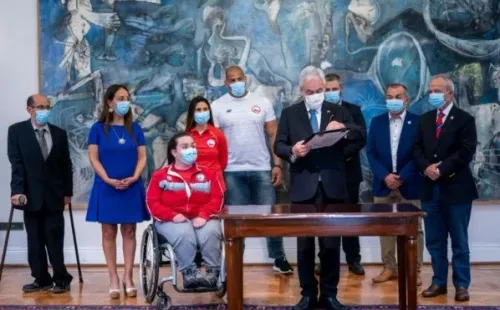 Francisca Crovetto, presidenta de la Comisión Nacional de Deportistas estuvo presente en la instancia.
