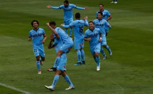 Lucas Aveldaño puso en ventaja a Deportes Iquique ante Huachipato. Foto: Agencia Uno