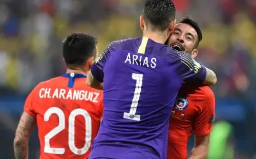 Mauricio Isla se encontrará con Gabriel Arias en Libertadores, además de Eugenio Mena. (Foto: Getty)
