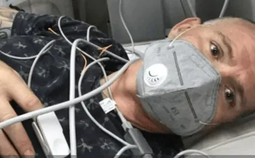 Ian Jones recuperándose en el Hospital Medipulse