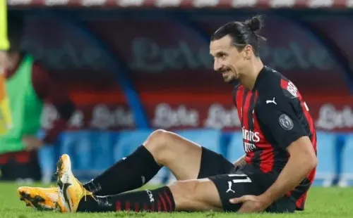 Zlatan salió a los 79′ lesionado.
