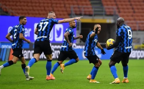 Los chilenos vienen de ser figura en el triunfo del Inter por Serie A e ilusionan para el partido con los merengues. (Foto: Getty)