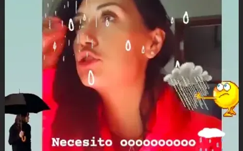 Pamela Díaz lamentando la falta de sol en sus vacaciones y que Jean Philippe Cretton no haya revisado el tiempo antes de viajar al Caribe.