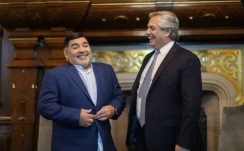 Diego Maradona y Alberto Fernández tenían una cercana amistad. Foto: Twitter