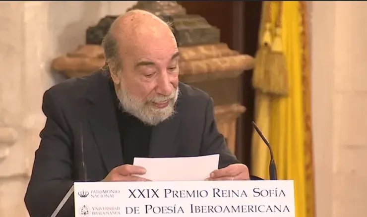 Raúl Zurita recibe el premio Reina Sofía