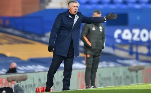 Carlo Ancelotti se verá las caras con Marcelo Bielsa en otro de tantos choques de grandes DT en la Premier League. (Foto: Getty)