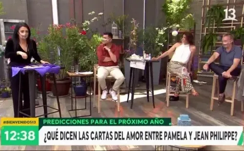 Katy Szabo y Zita Pessagno leyendo las cartas de Pamela Díaz y Jean Philippe Cretton en “Bienvenidos”.