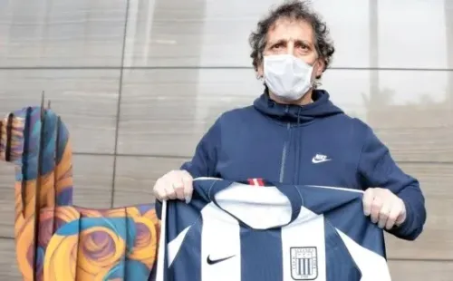 Mario Salas llegó como estrella a Alianza Lima, pero terminó consiguiendo solo dos triunfos. El resto, fueron siete empates y nueve derrotas, las que hoy se grafican en el descenso del club. Foto: Alianza Lima