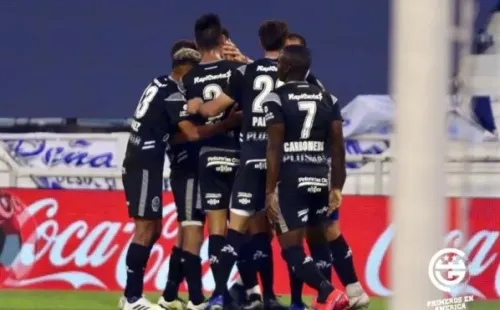 Gimnasia le dio el último adiós a Diego Maradona con triunfo ante Vélez. Foto: Gimnasia