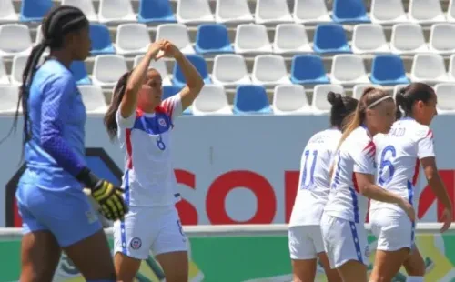 Las chilenas buscarán tomar revancha ante su par africano. Foto: Agencia Uno.