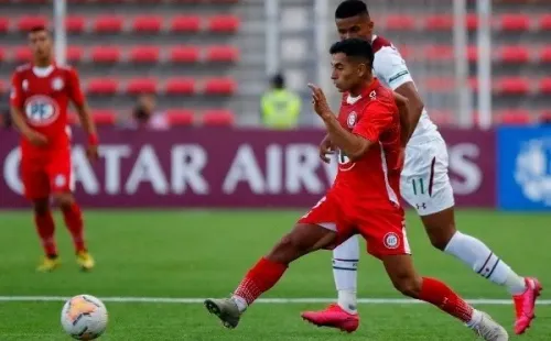 Andía llegó a primera división en 2018 y debutó en La Roja en 2020, ante Perú.