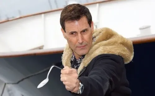 Uri Geller libera a Kadabra