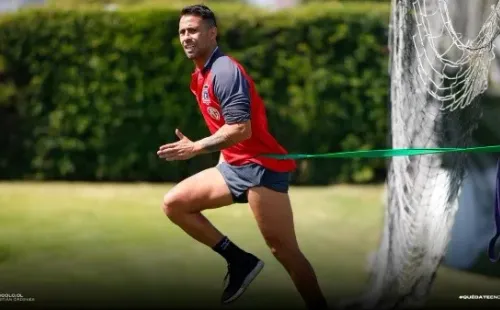 Jorge Valdivia ya se integró a los trabajos del Cacique como la última incorporación, pero debe ponerse a punto en lo físico. (Foto: Colo Colo)
