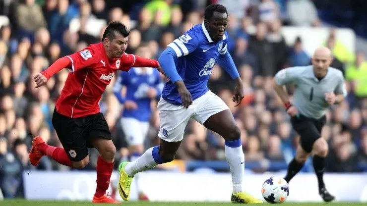 Gary Medel y Romelu Lukaku