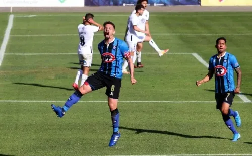 Los albos no pudieron con Huachipato y se llevaron a penas un empate de visita. (Foto: Agencia UNO)