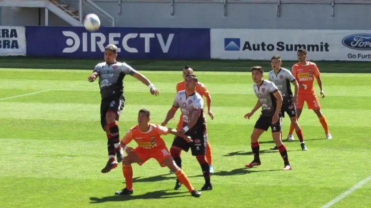 Cobreloa y Ñublense en el campeonato de Primera B
