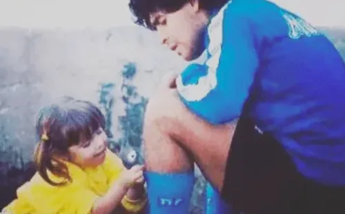Dalma en sus primeros años, acompaña de Diego Maradona. Foto: Instagram